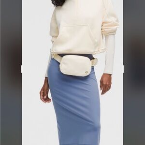 Lululemon Nulu  slim fit HR skirt